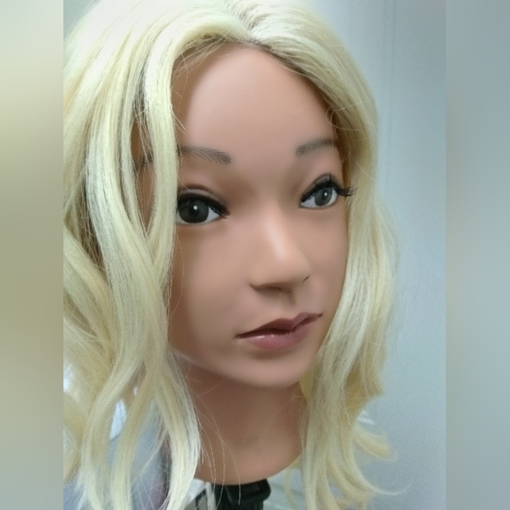 Wig - Picture 3 of 7